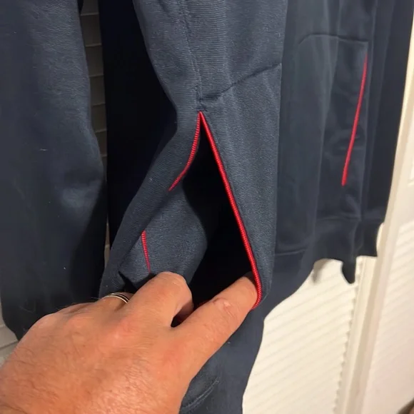 Houston Texans hoodie 100% Polyester in great shape Size XL Color Blue - Picture 3 of 9